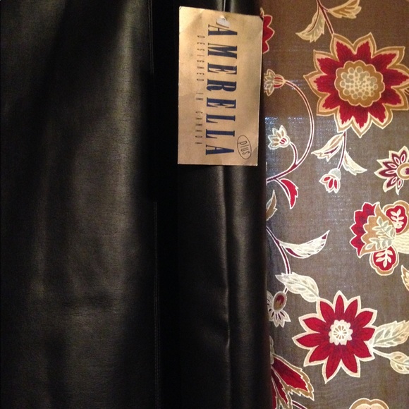 🤑🖤sexy button down skirt! - Picture 7 of 7